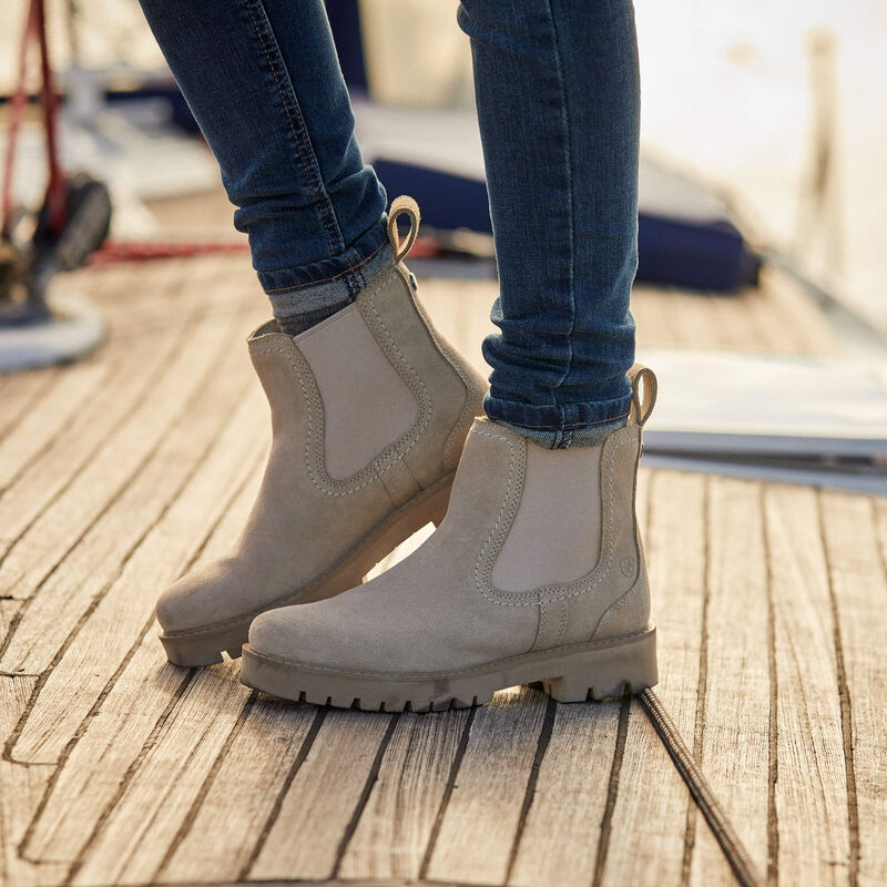 Ariat Women's Wexford Lug Chelsea Boot