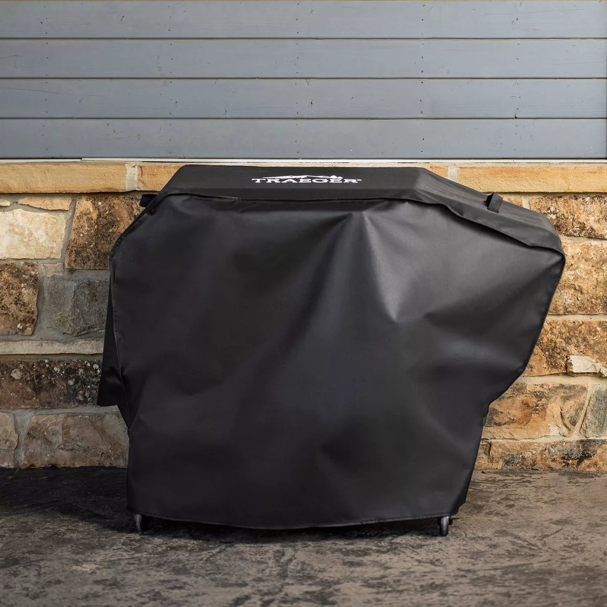 Traeger Irontop 2-Burner Full-Length Grill Cover BAC875P