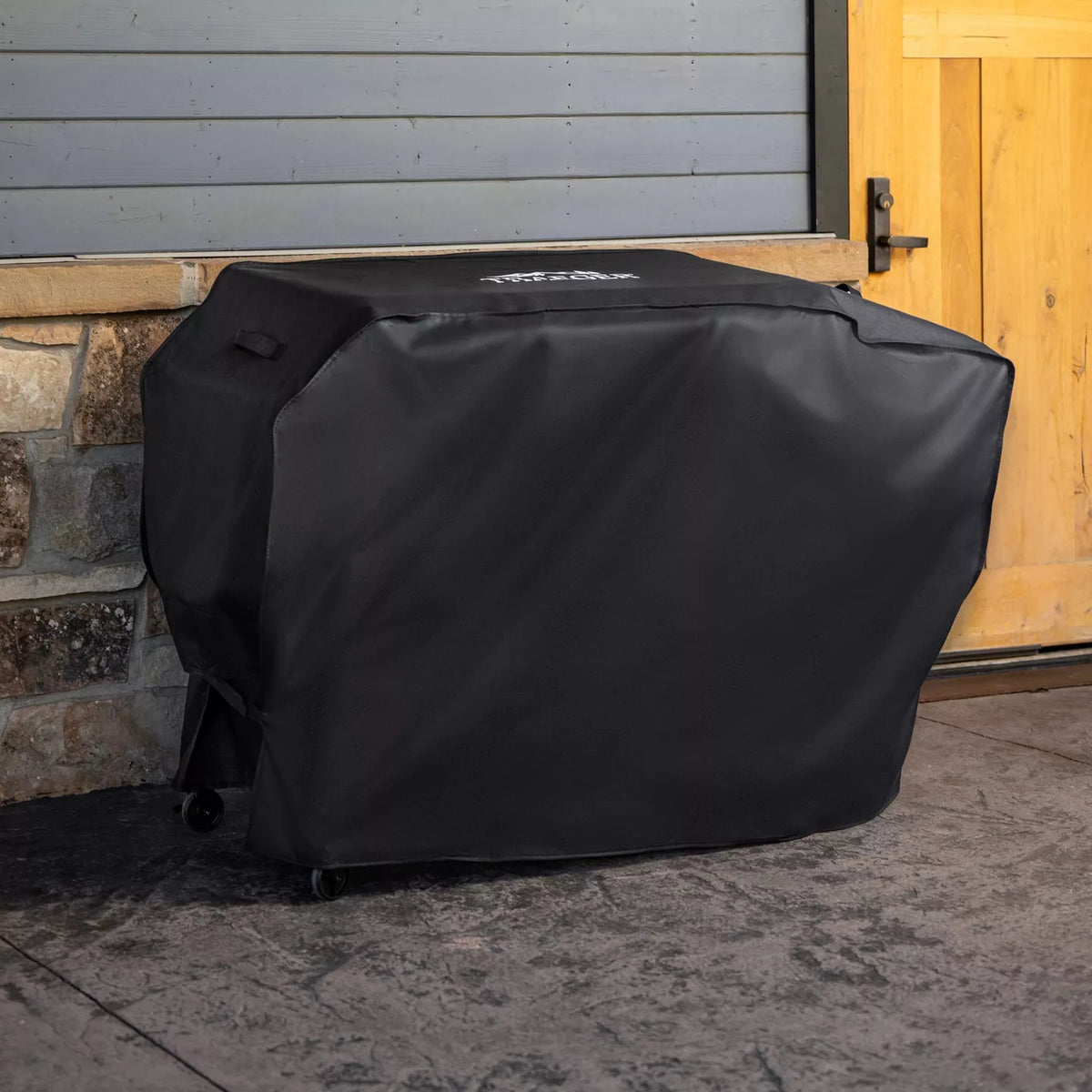Traeger Irontop 4-Burner Full-Length Grill Cover BAC878P